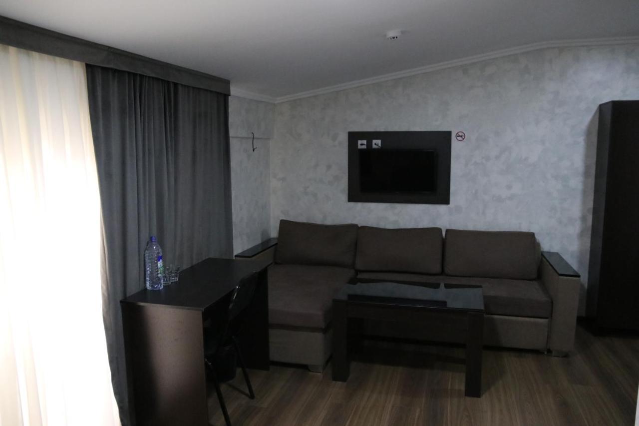 Orion Hotel Tasjkent Buitenkant foto