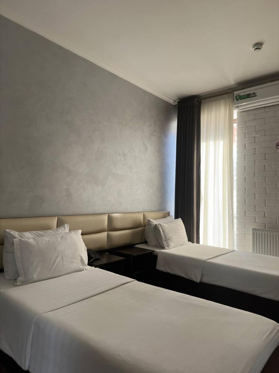 Orion Hotel Tasjkent Buitenkant foto